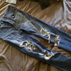 American eagle dark wash ripped jegging